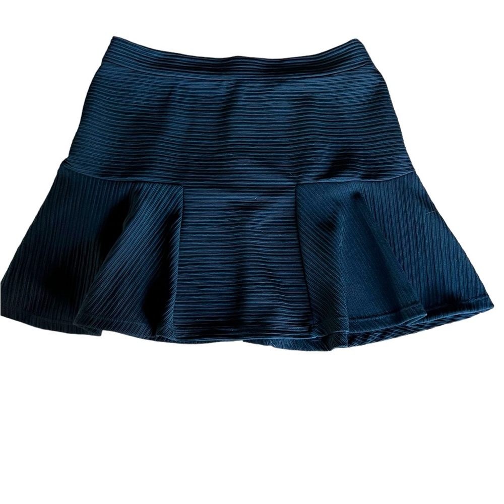 Zara black ribbed mini skirt flare.‎ Size medium